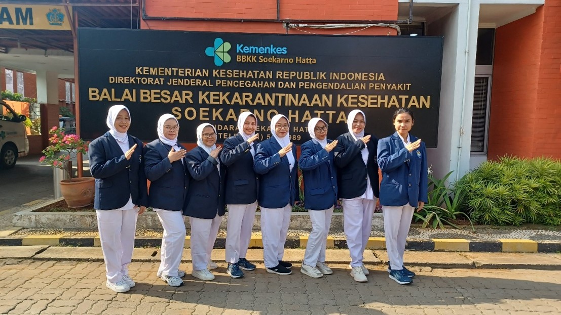 Foto Bersama Mahasiswa Ners